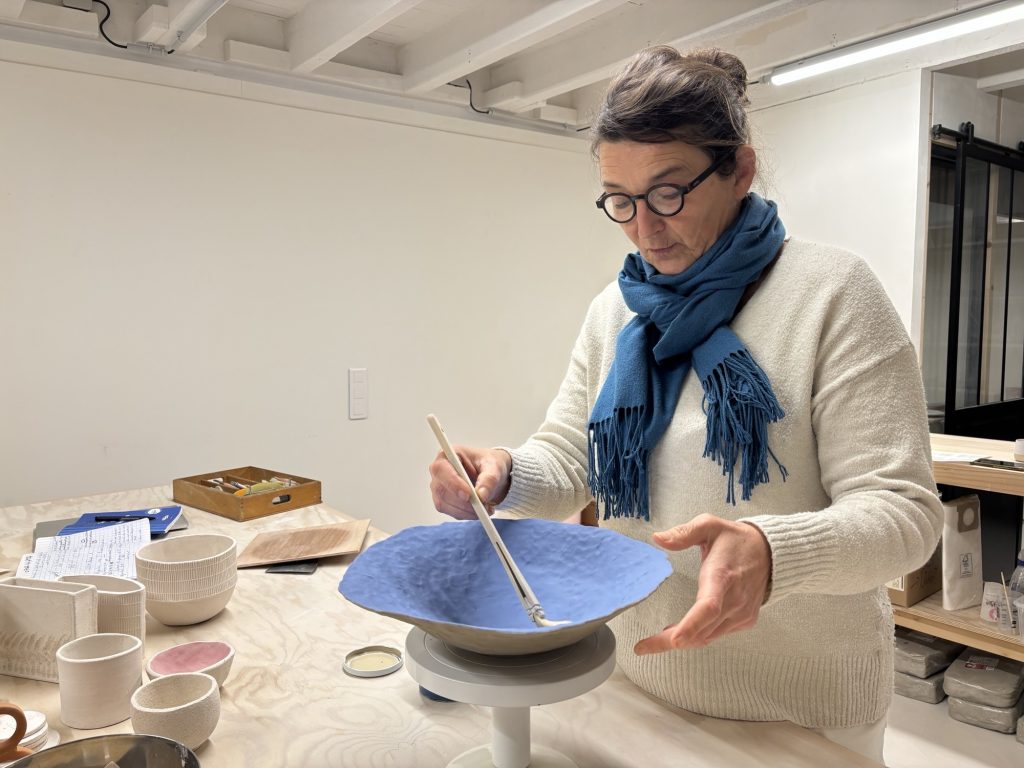 Claude Alquier est la fondatrice du Quatre, un lieu autour du travail de la terre à Nantes.