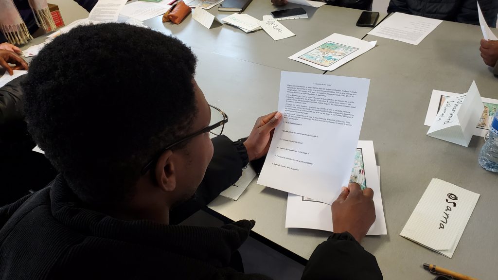 "C'est surtout la grammaire qui est difficile", confie Mohamed. © Florentin DELACOUR