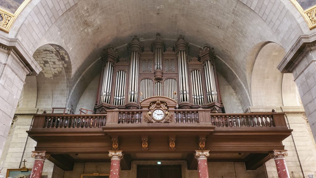 Orgue de la cathédrale Notre-Dame de Bon-Port. © F.DELACOUR