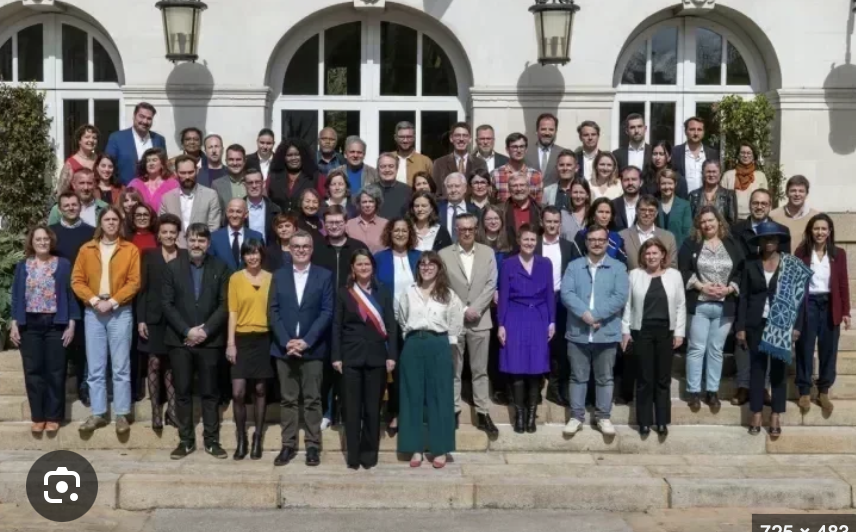 Traditionnel photo de famille à la suite du conseil municipal