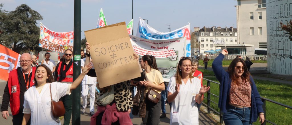 Les soignants du CHU de Nantes en grève ce lundi 23 mars.