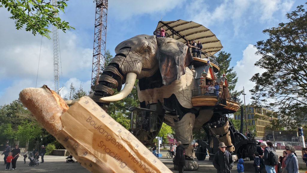 Le 1er mai, à Nantes, est-ce que la "promesse" du Premier Ministre permettra la vente de pain et de fleurs ? © Florentin Delacour