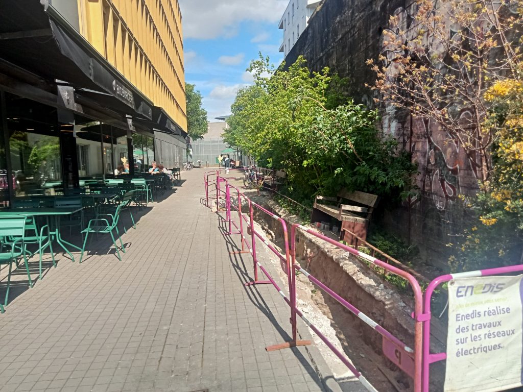 Les commerçants aux abord du pont Anne de Bretagne connaissent une baisse de fréquentation drastique depuis le début des travaux.